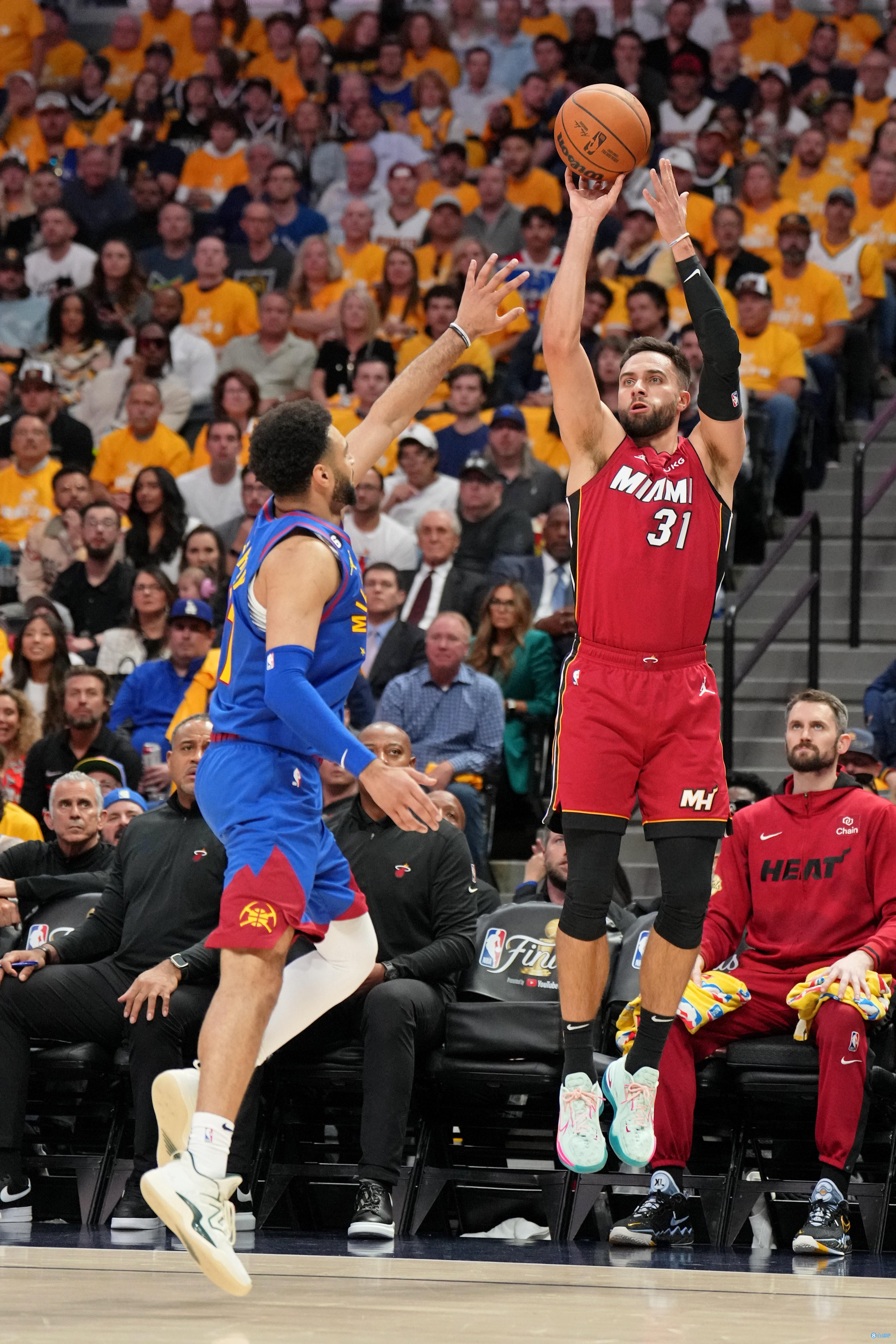 他们仍以微 他们仍以微